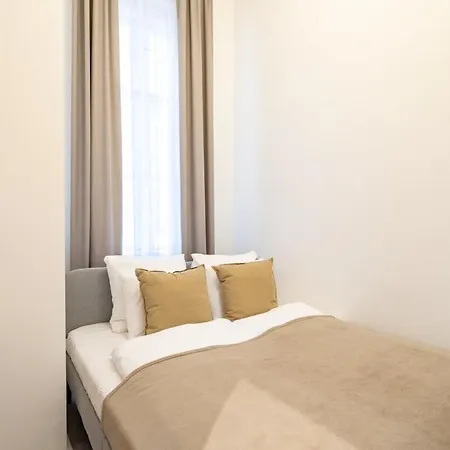 Quiet Comfort - Buda *