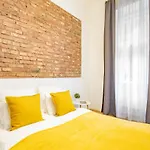 Quiet Comfort - Buda *