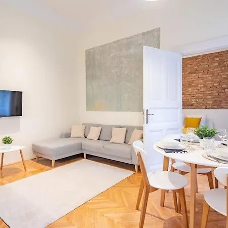 Quiet Comfort - Buda