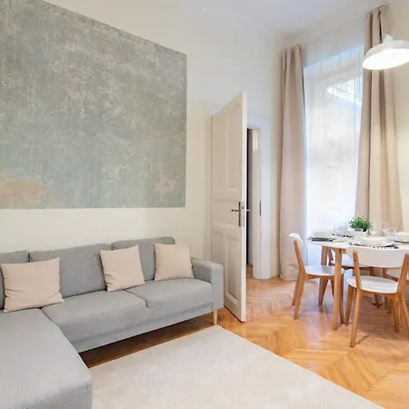 Апартаменты Quiet Comfort - Buda
