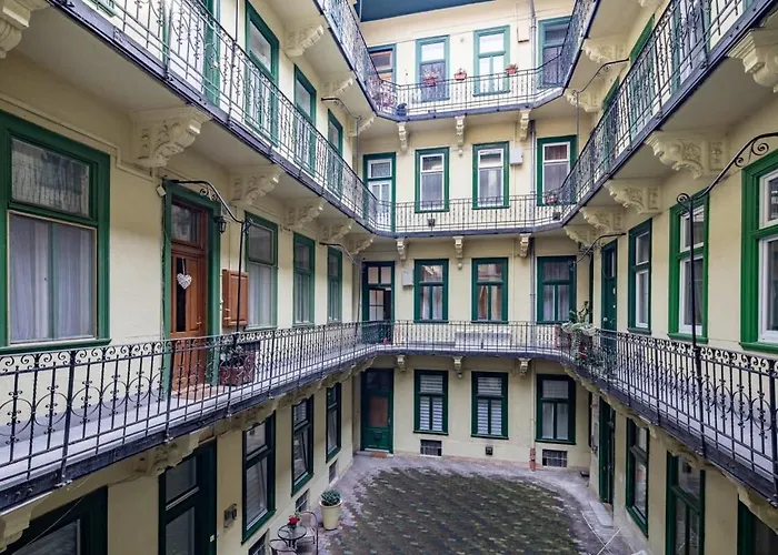 Quiet Comfort - Buda *